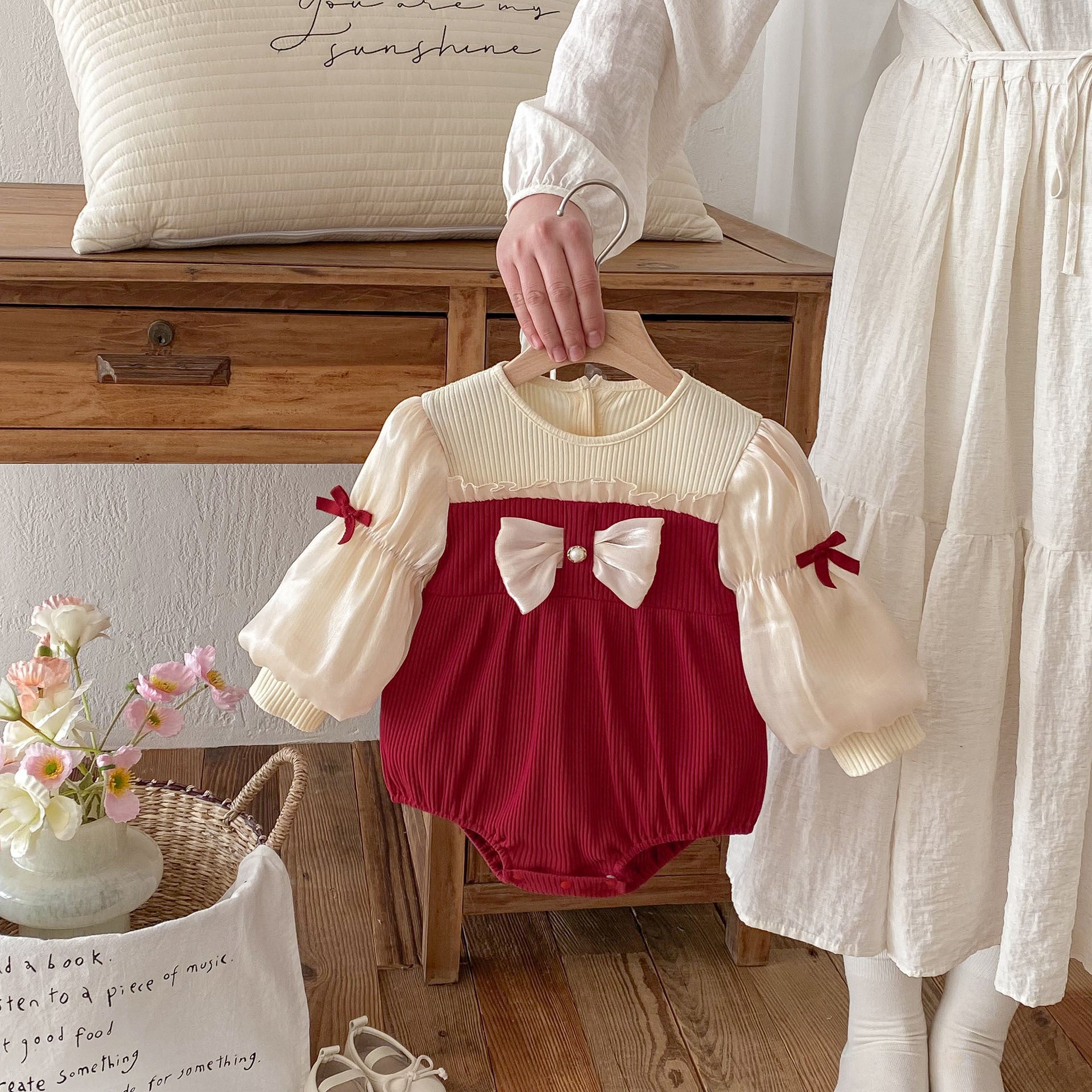 Baby Bow Puff Sleeve Bottom-covering Rompers